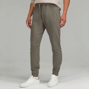 LULULEMON Men City Sweat Jogger in Gray Sage Size XS